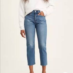 Levi’s wedgie skinny raw hem button fly
